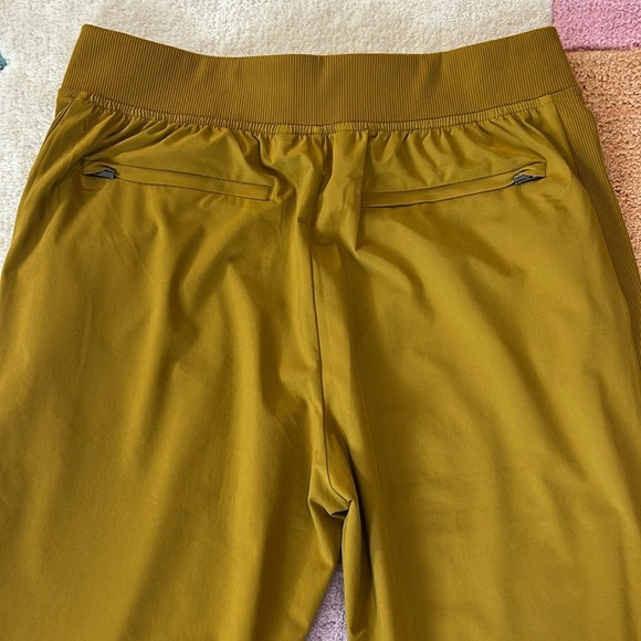 Athleta Brooklyn Ankle Pant Mustard Gold Stretchy Jogger Pant Sz 8 - Picture 12 of 17